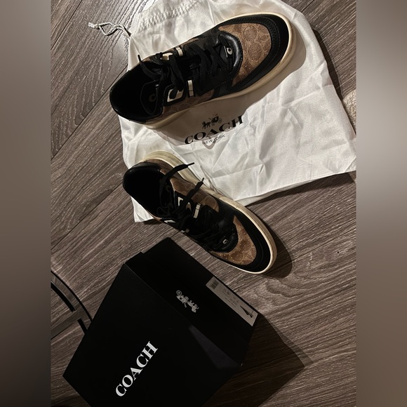 Worn only few times. Men Coach Shoes size 7 - Picture 4 of 4